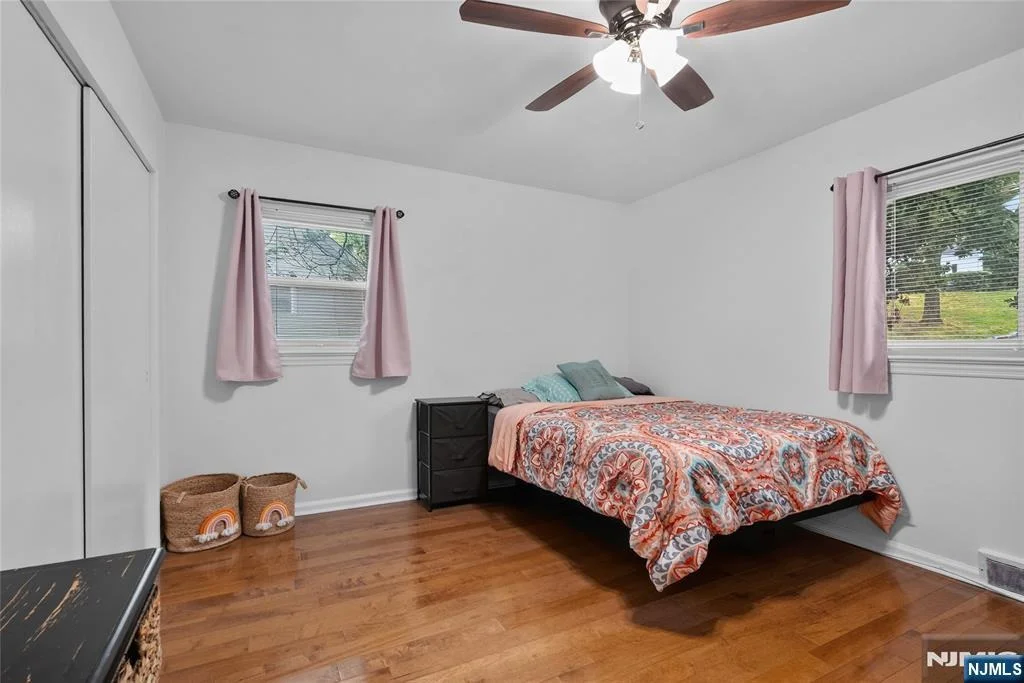 Photo of 8 Oak Crest