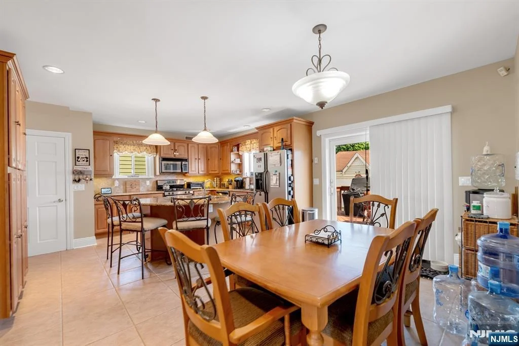 Photo of 395 Wood Ridge