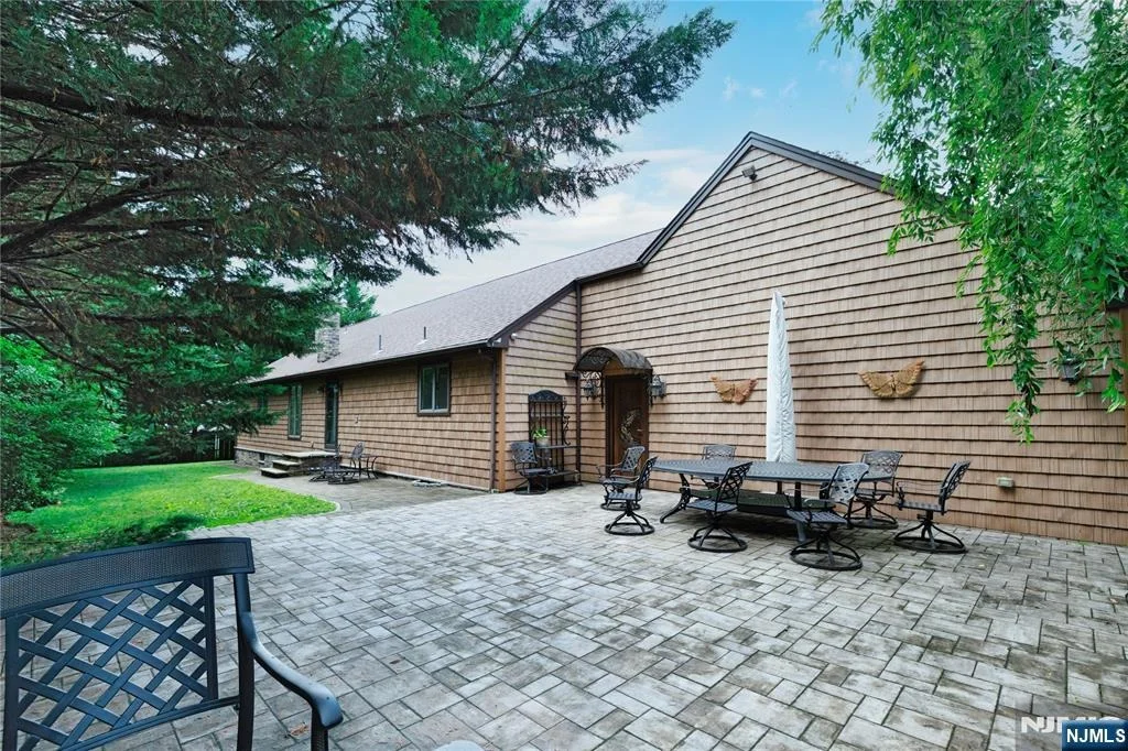 Photo of 806 Stella