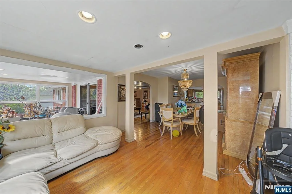Photo of 154 Ames