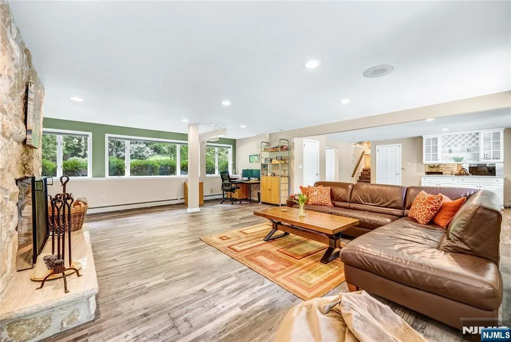 Photo of 9 Pinehill