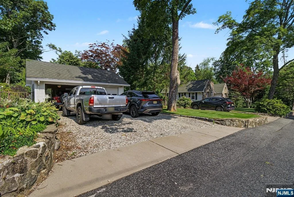 Photo of 16 Weir