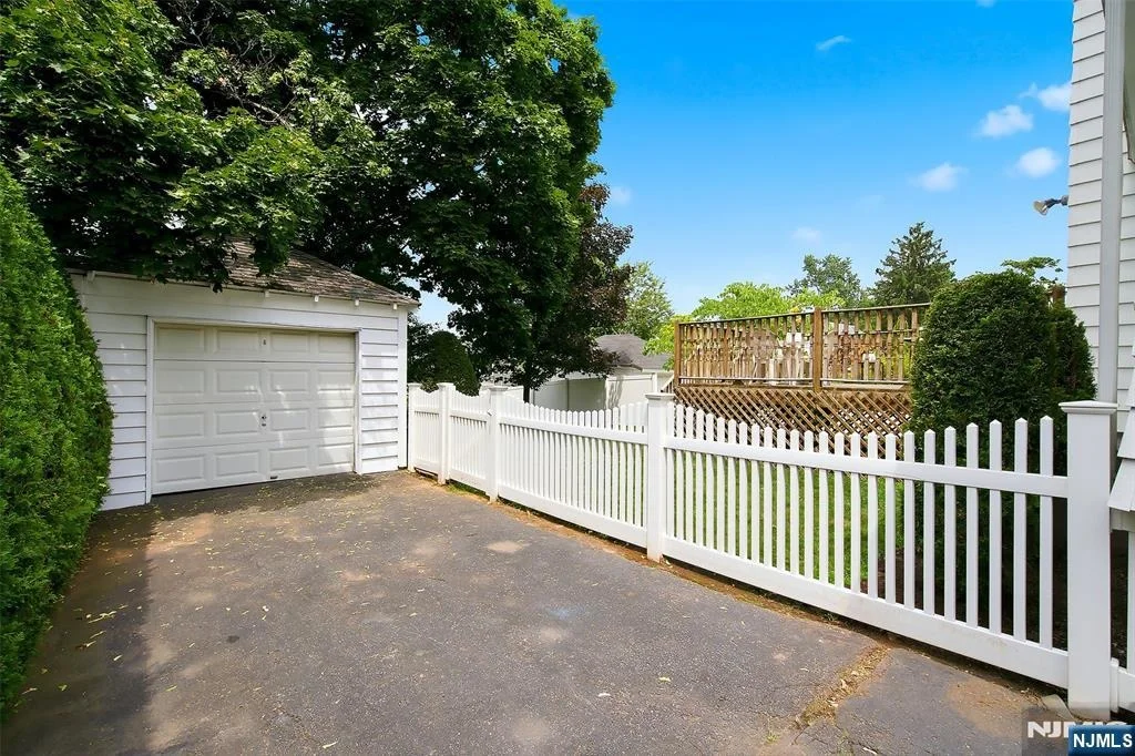 Photo of 156 Larch