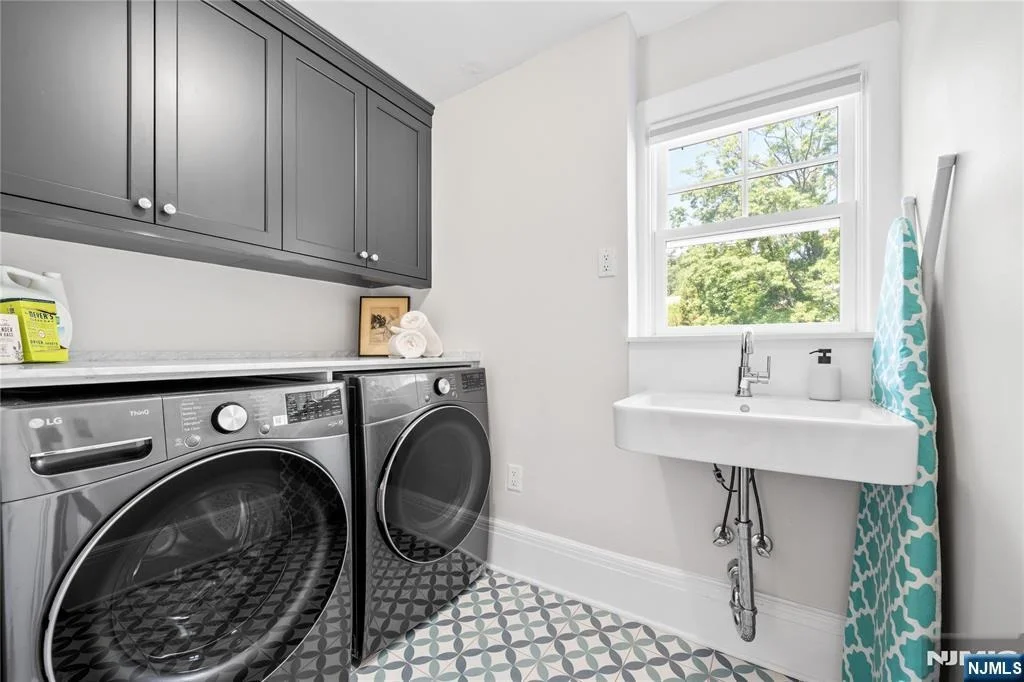 Photo of 48 Edgemont