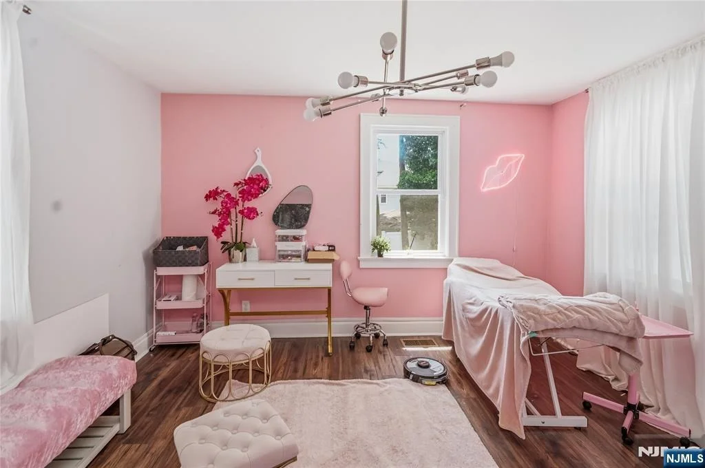 Photo of 283 Hamilton