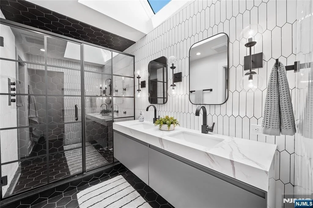 Photo of 48 Edgemont