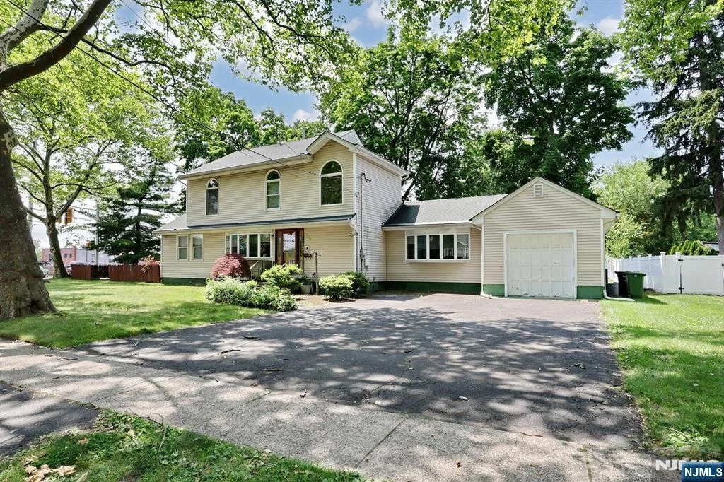 Photo of 703 Chadwick