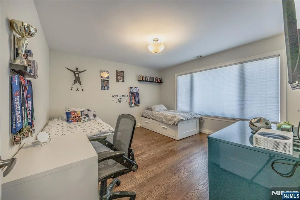 Photo of 82 Monroe