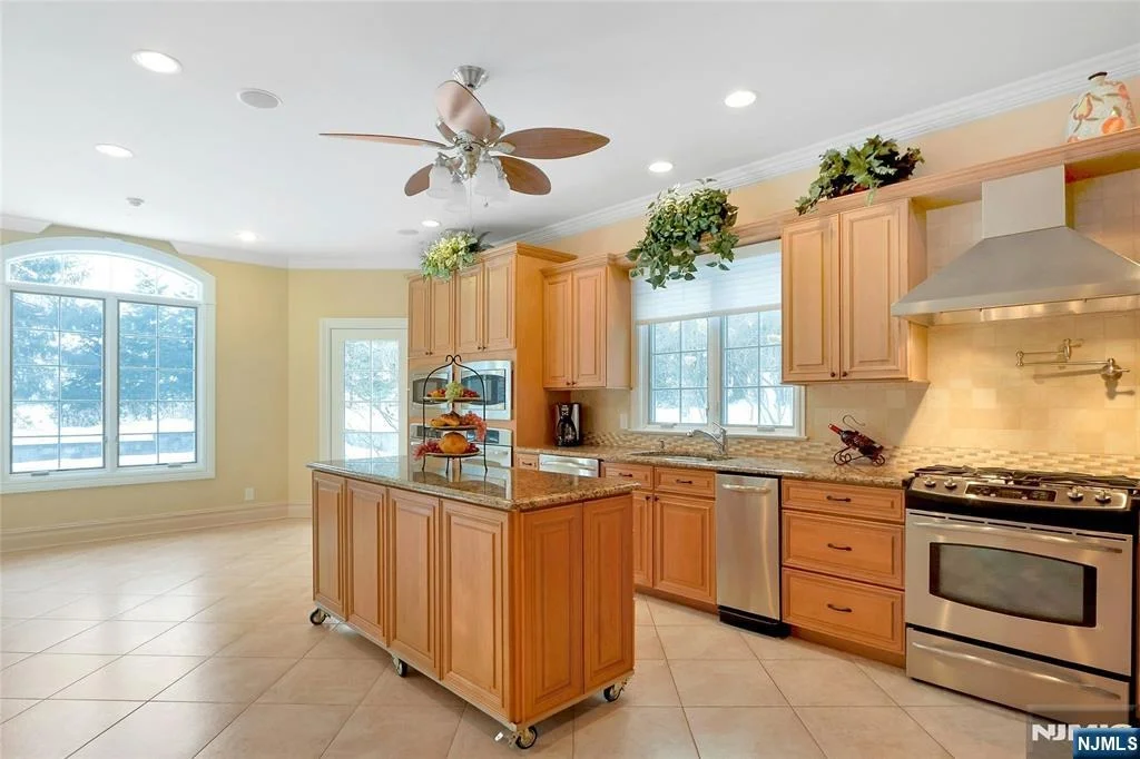 Photo of 457 Devonshire