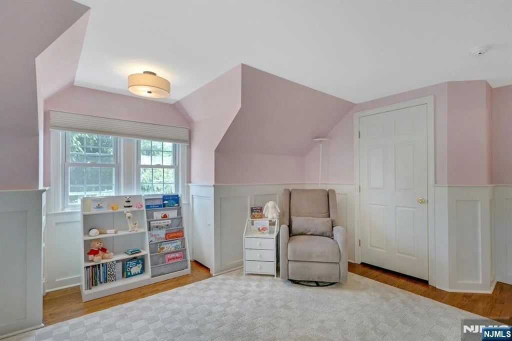Photo of 140 Boulevard