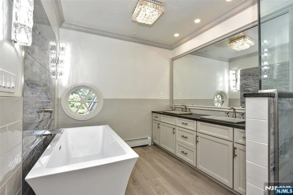 Photo of 21 Baldwin