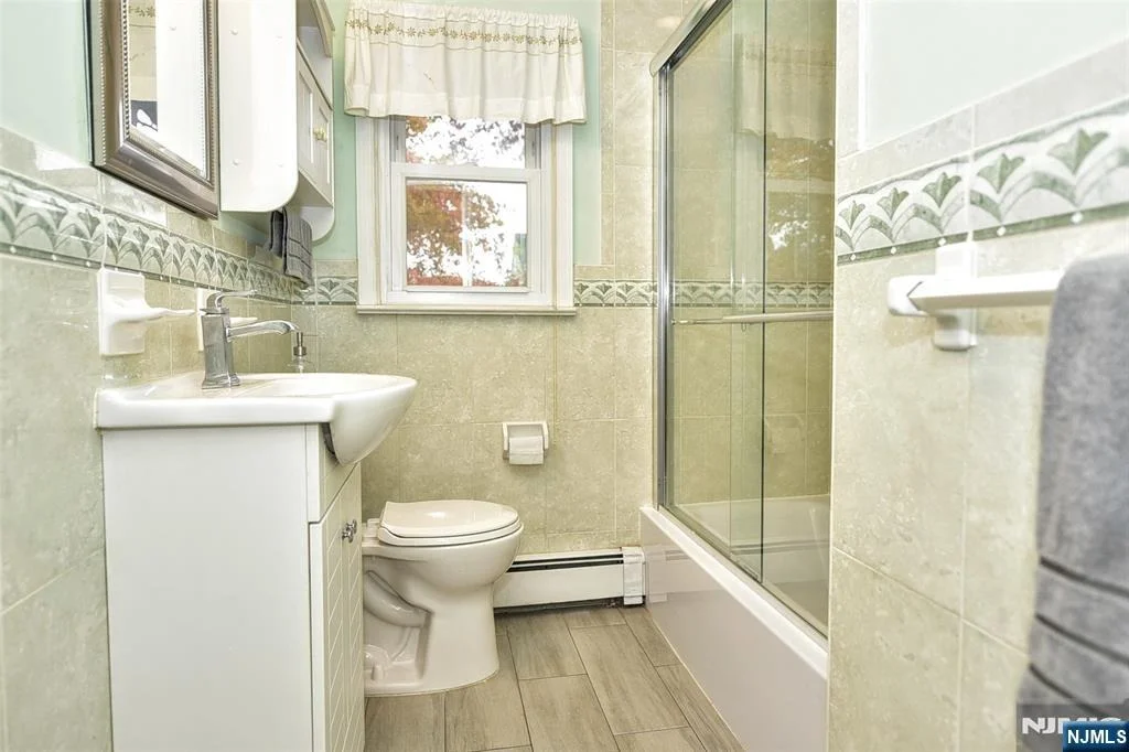 Photo of 82 Grove