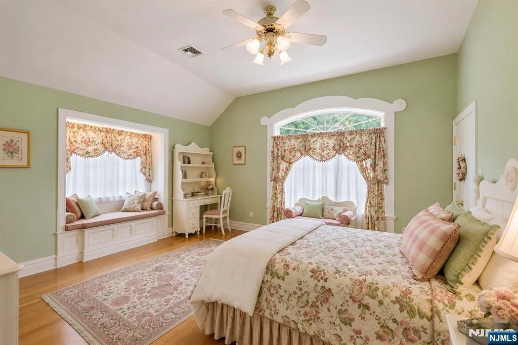 Photo of 38 Bridle