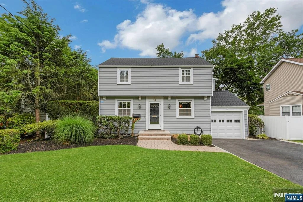 Photo of 15 Colonial