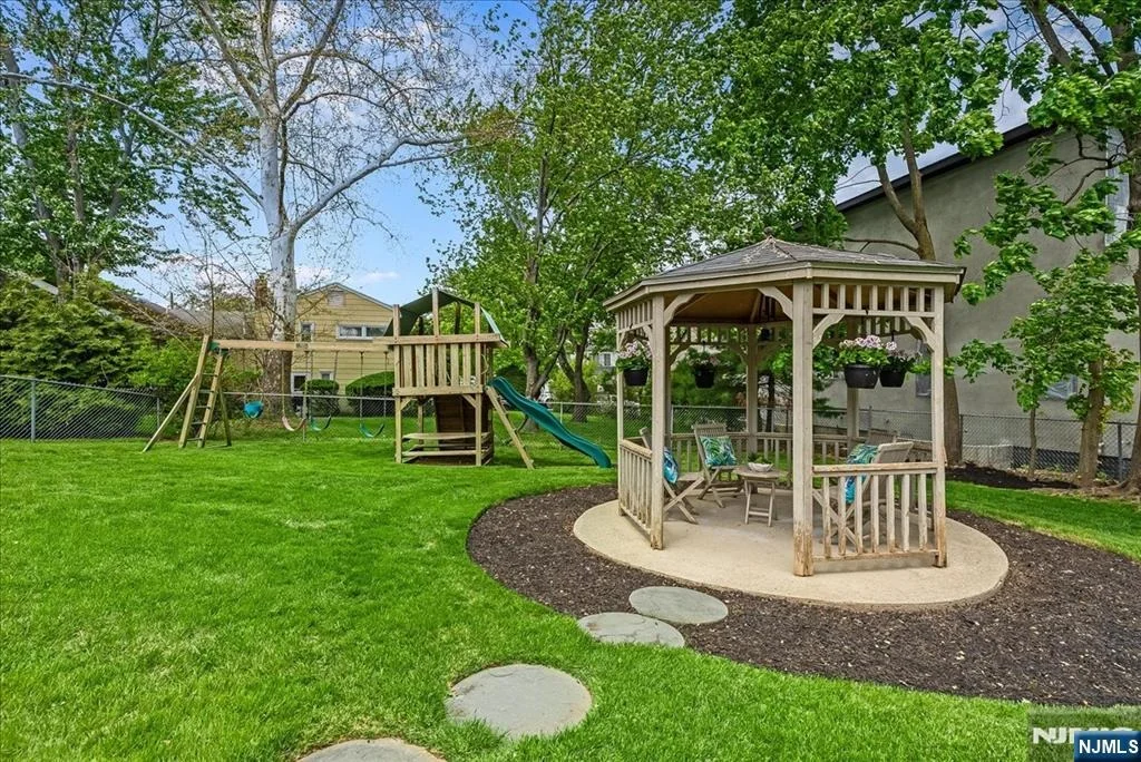 Photo of 670 Swathmore