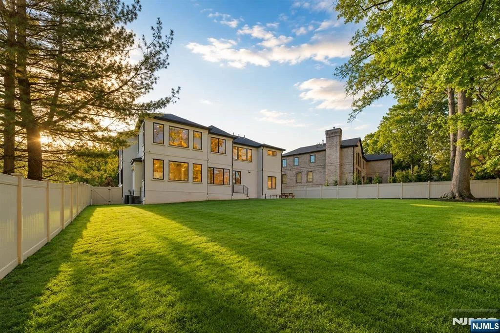 Photo of 3 Mountain View