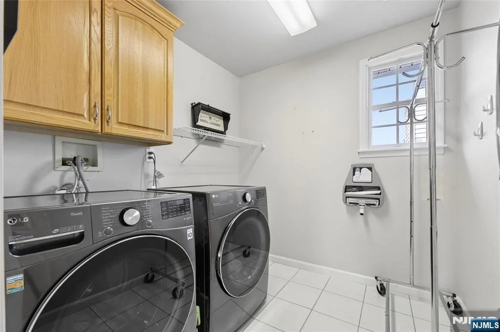 Photo of 599 Oak