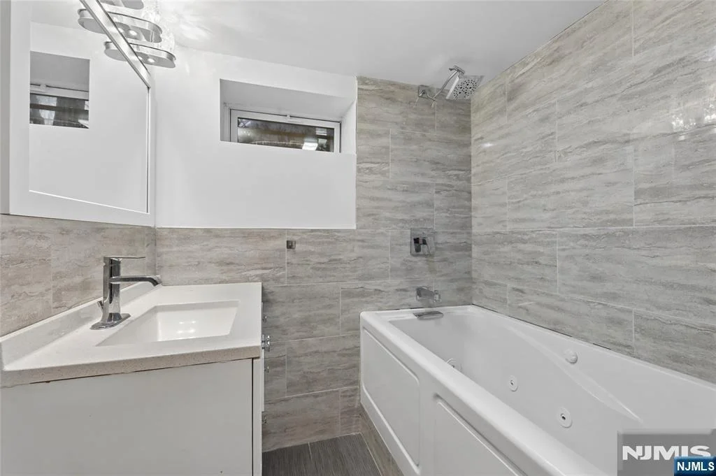 Photo of 707 Chadwick