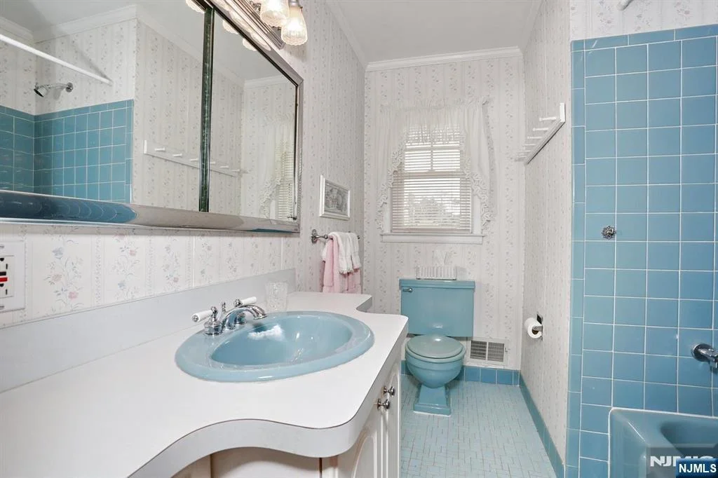 Photo of 222 Merritt