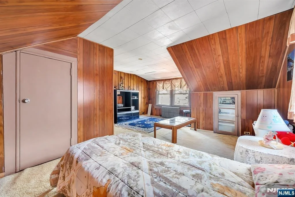 Photo of 9 Halcyon