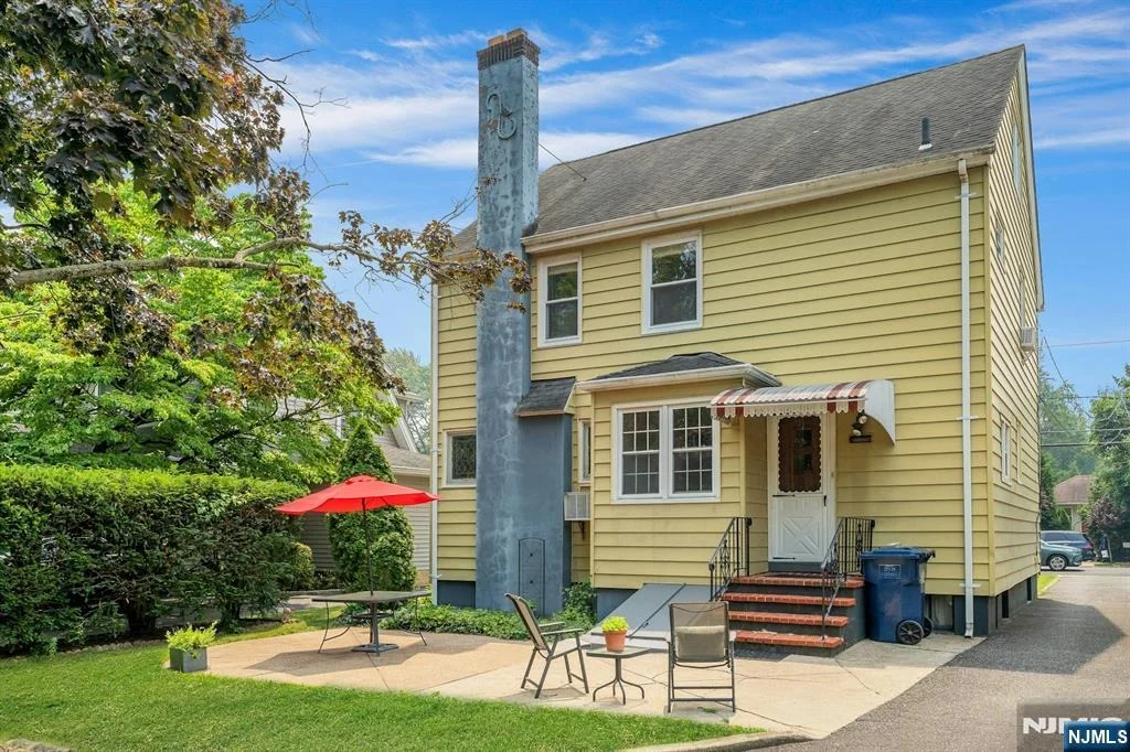 Photo of 224 Euclid