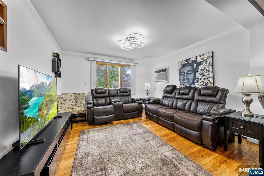 Photo of 101 Maple Hill