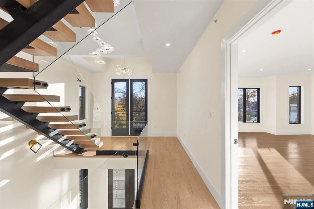 Photo of 61 Edgewater