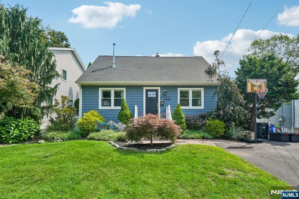 Photo of 122 Maplewood