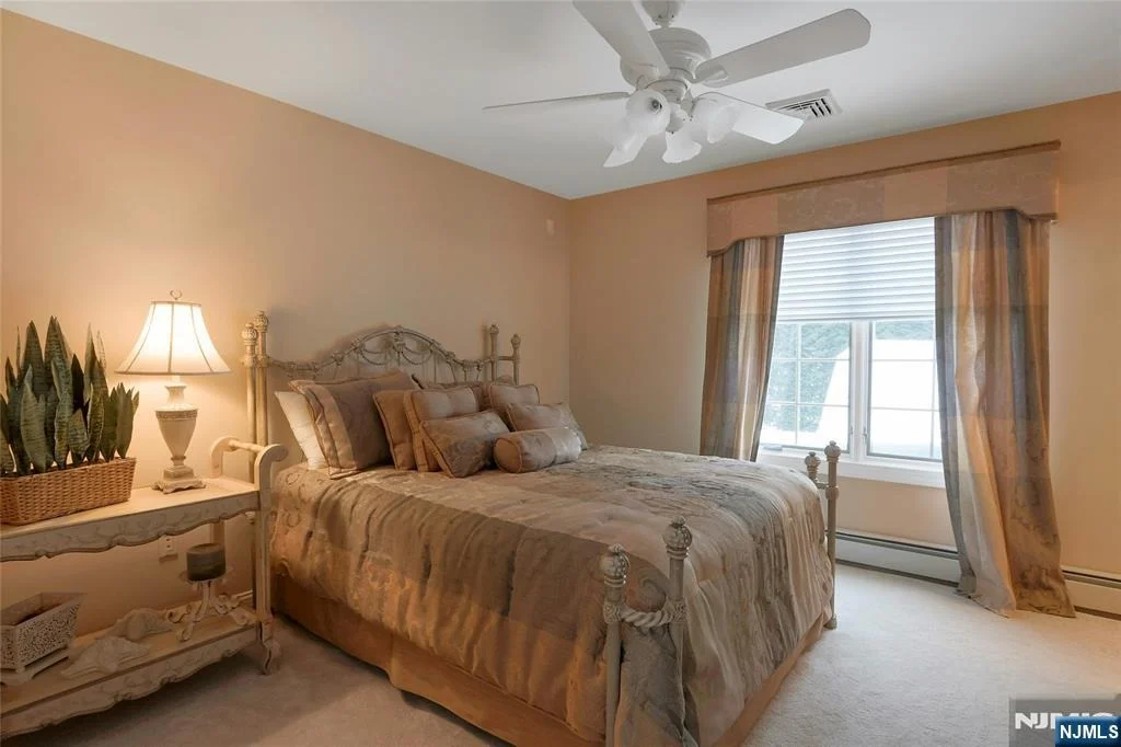 Photo of 457 Devonshire