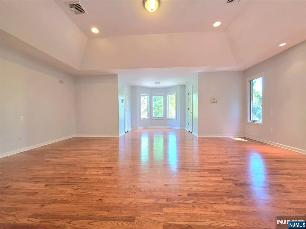 Photo of 335 Bullard