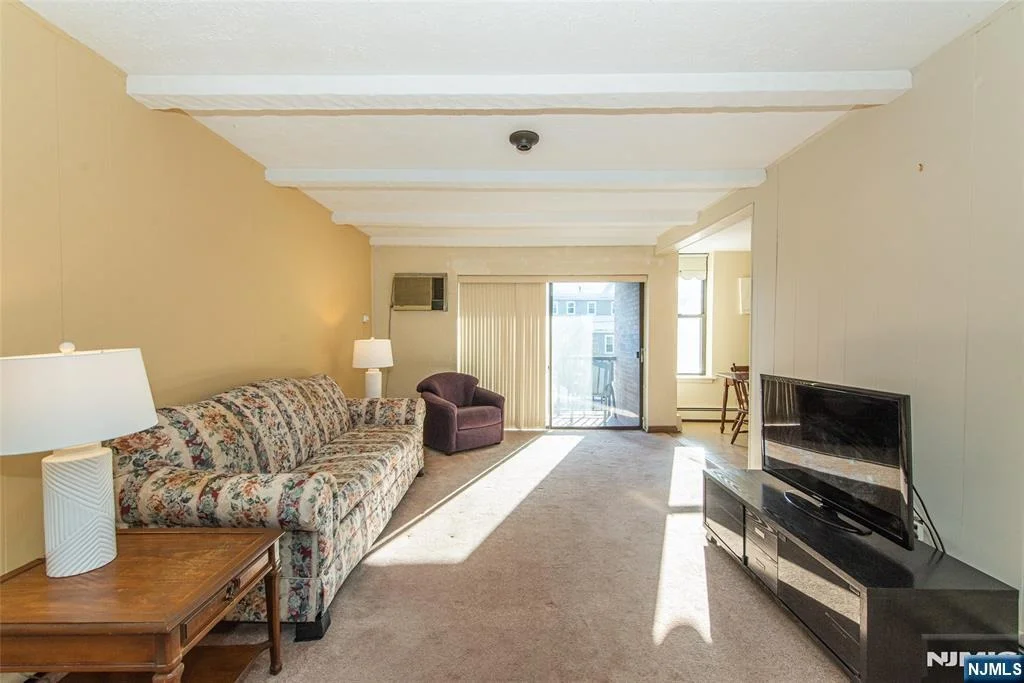 Photo of 355 River