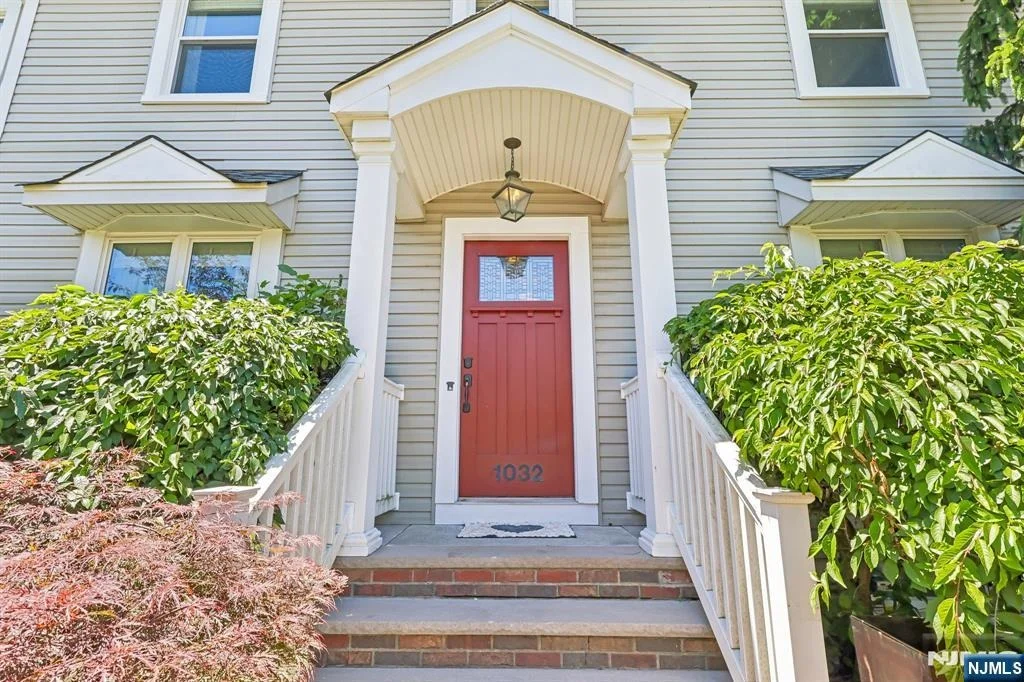 Photo of 1032-1034 Kipling