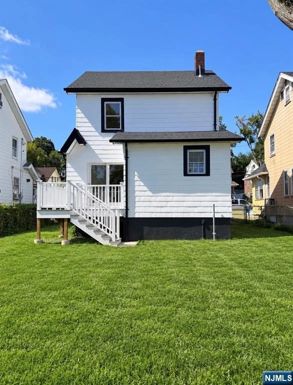 Photo of 693 Chestnut