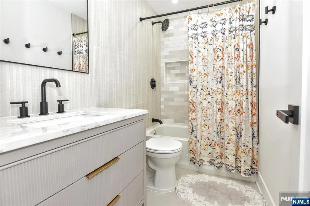 Photo of 75 Demarest