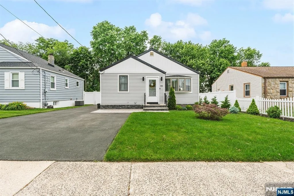 Photo of 316 Boulevard S