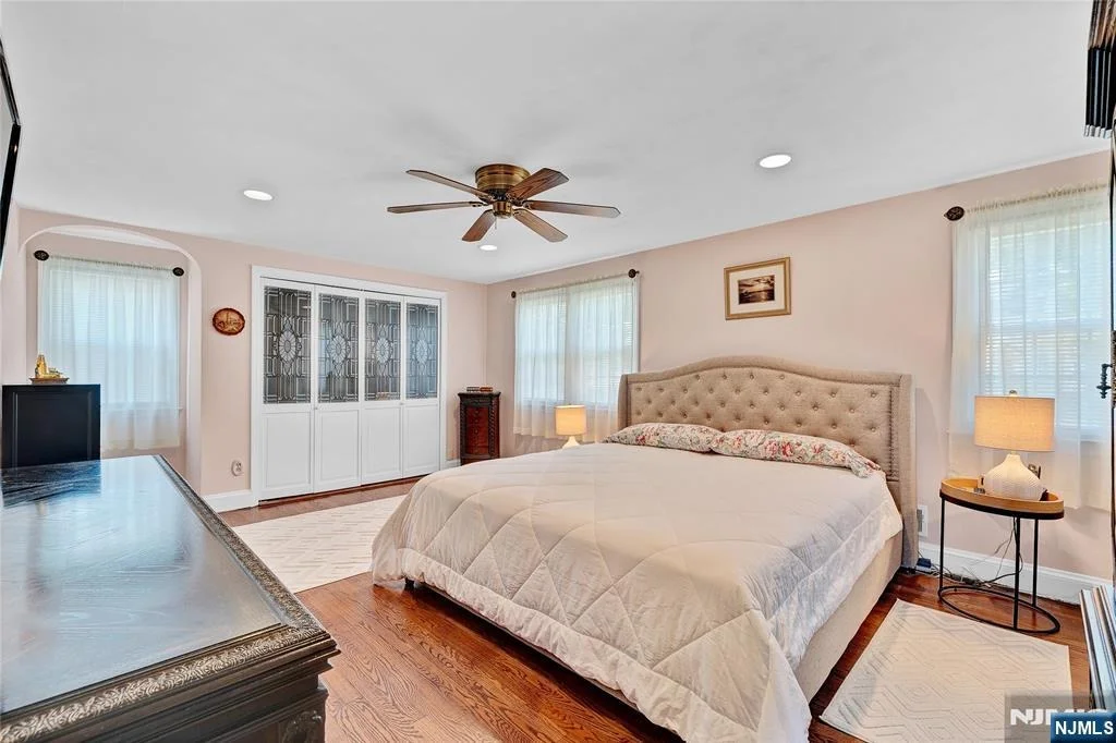 Photo of 351 Orient