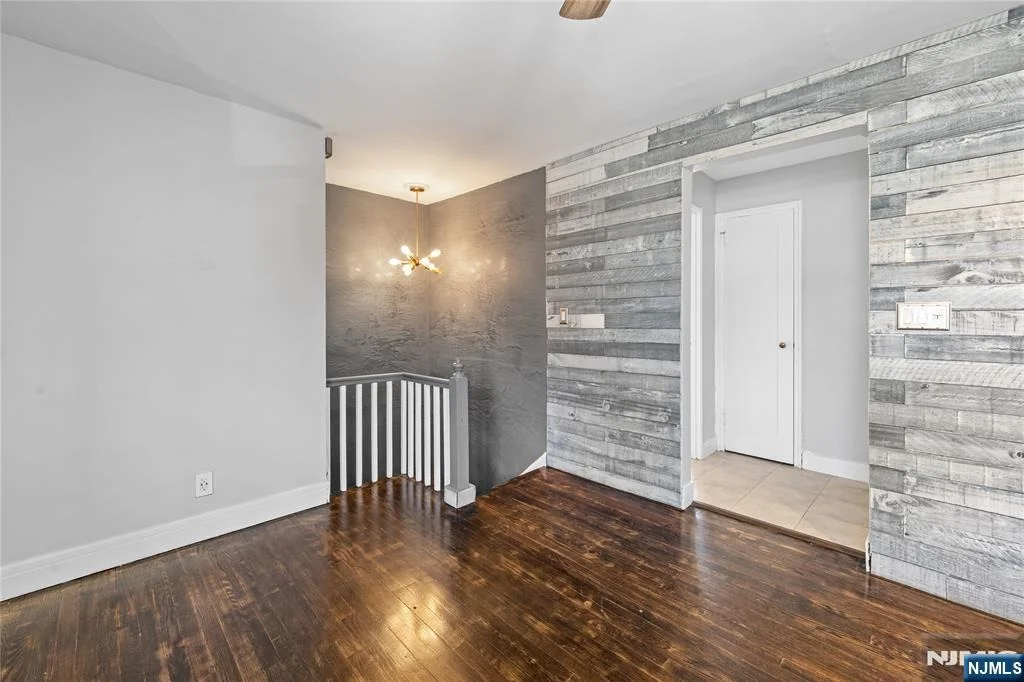 Photo of 418 Esplanade