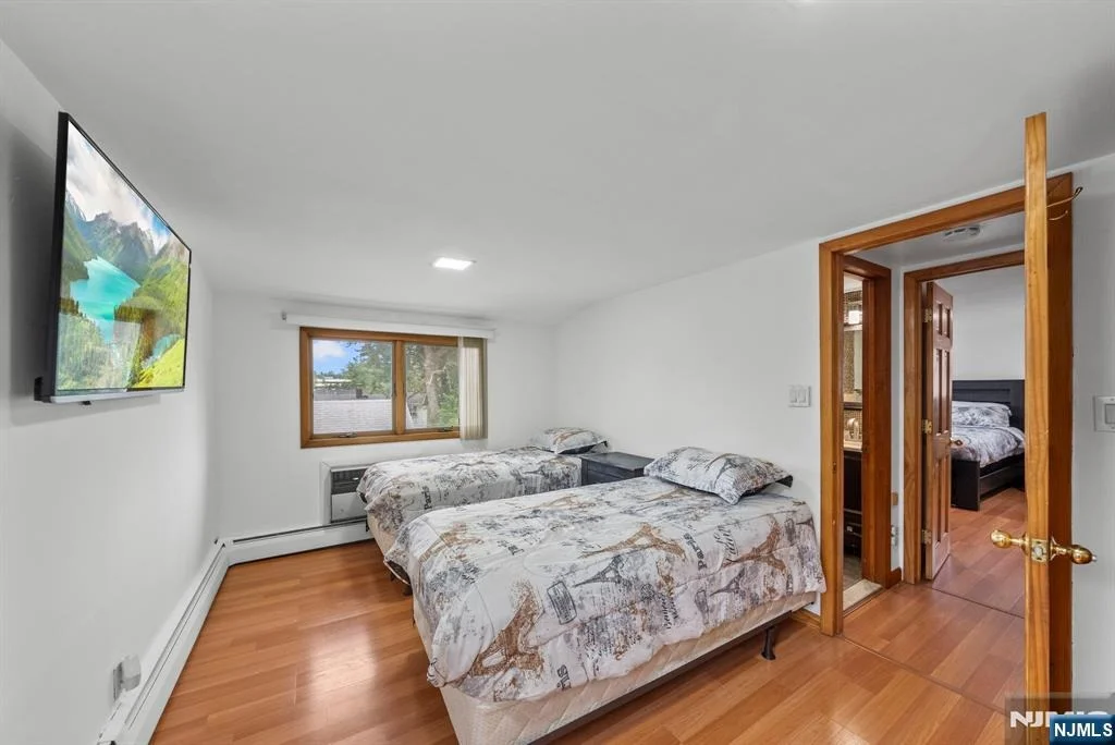Photo of 101 Maple Hill