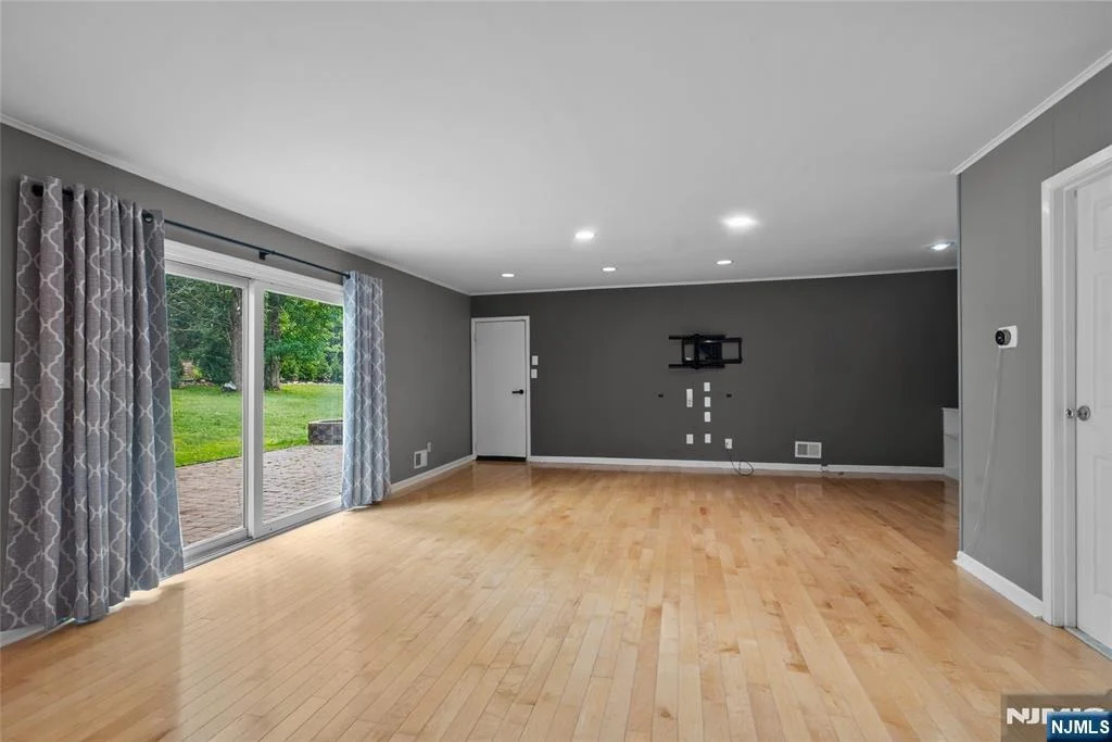 Photo of 260 Saint Cloud