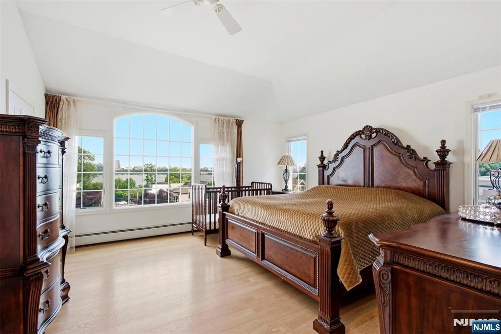 Photo of 750 Undercliff
