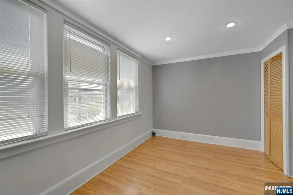 Photo of 595 Forest