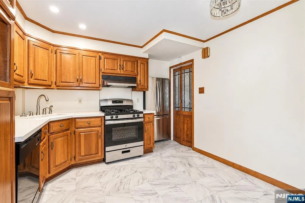 Photo of 223 Baldwin
