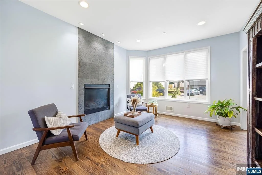 Photo of 87 Monroe