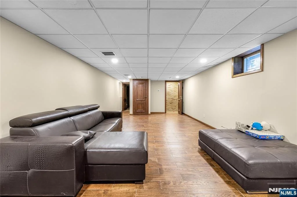 Photo of 806 Stella