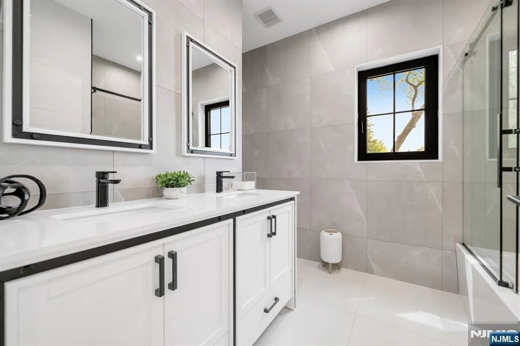 Photo of 336 Lockwood