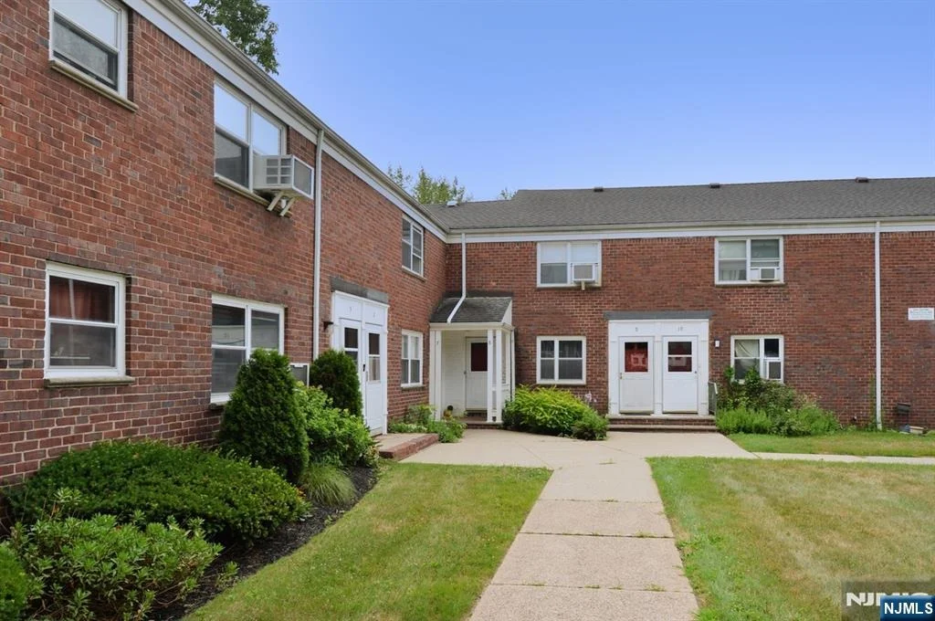 Photo of 451 Heath