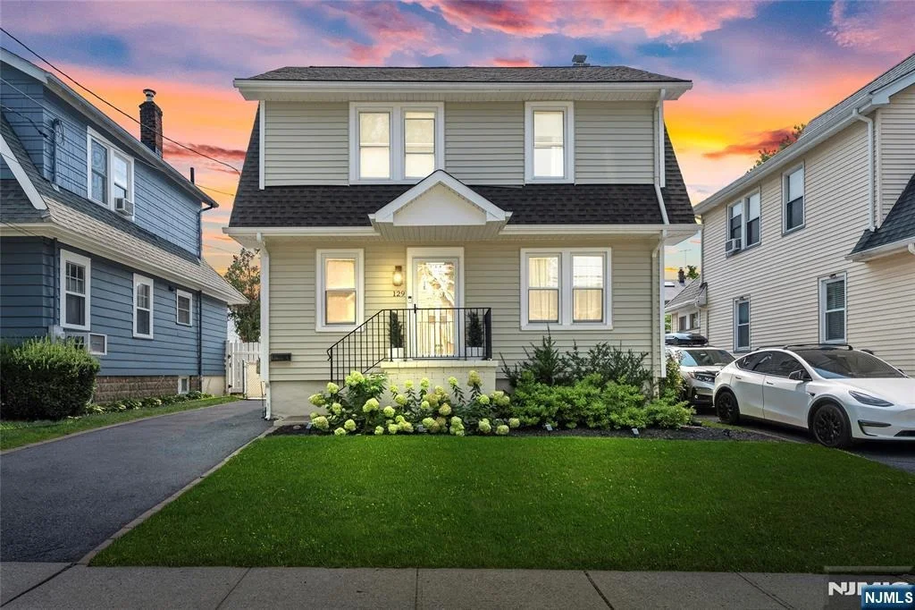Photo of 129 Demarest