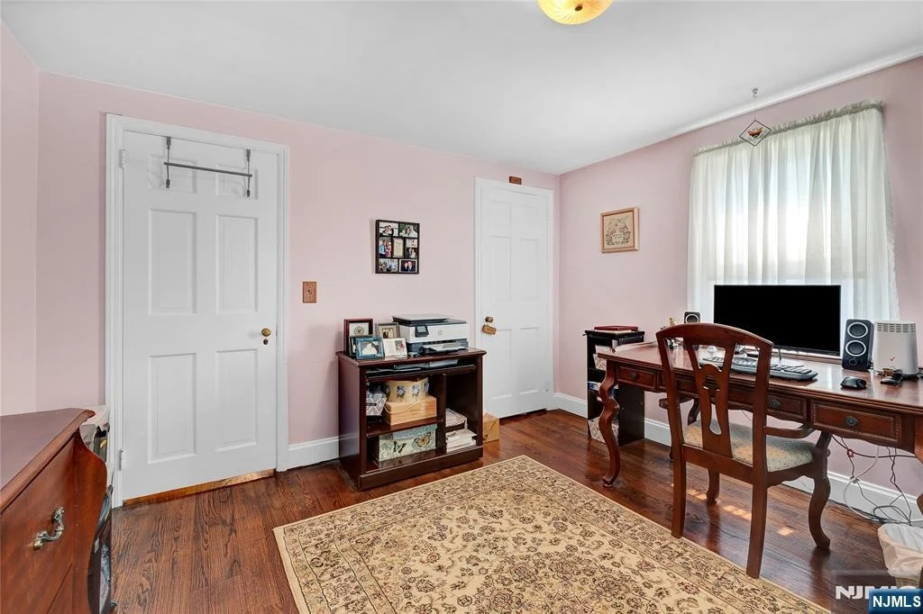 Photo of 351 Orient