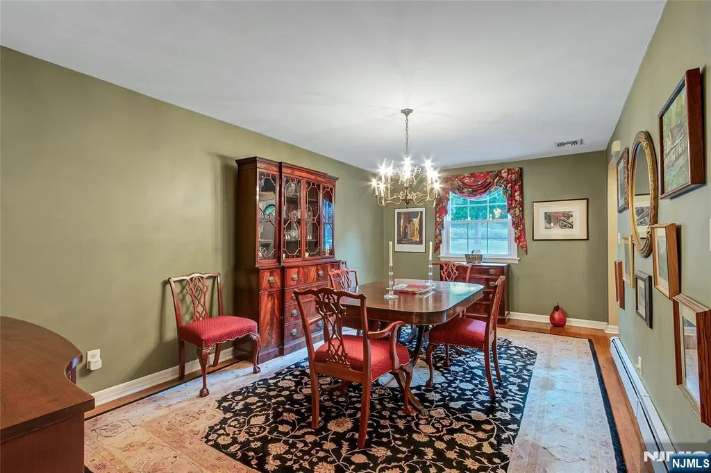 Photo of 15 Colonial