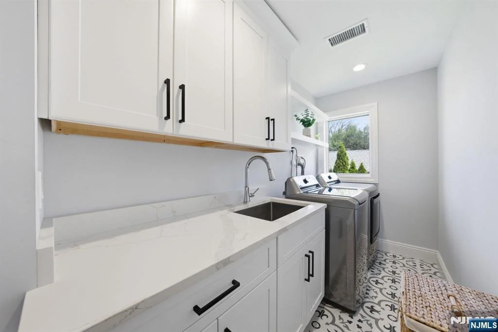 Photo of 34 Dubois